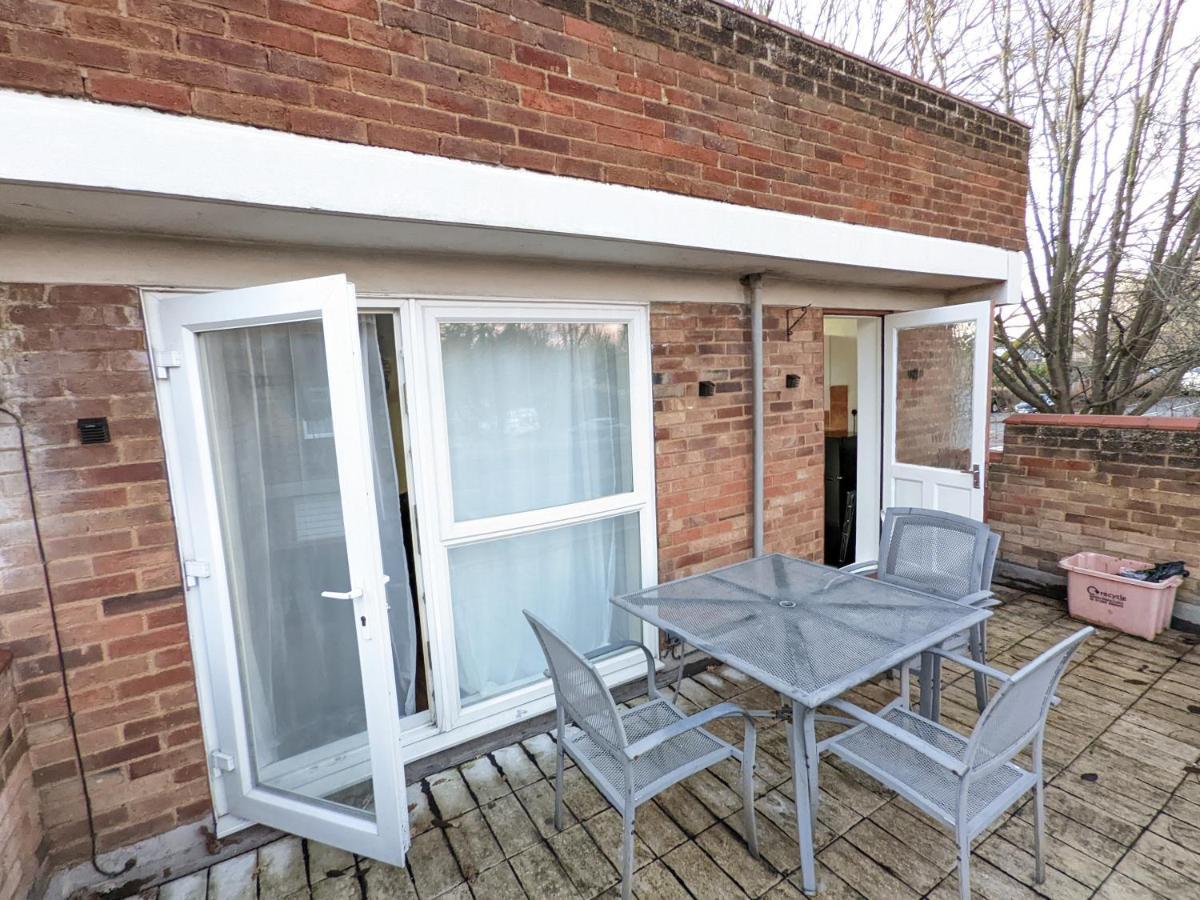 A&A Apartment Basildon Nevendon 外观 照片