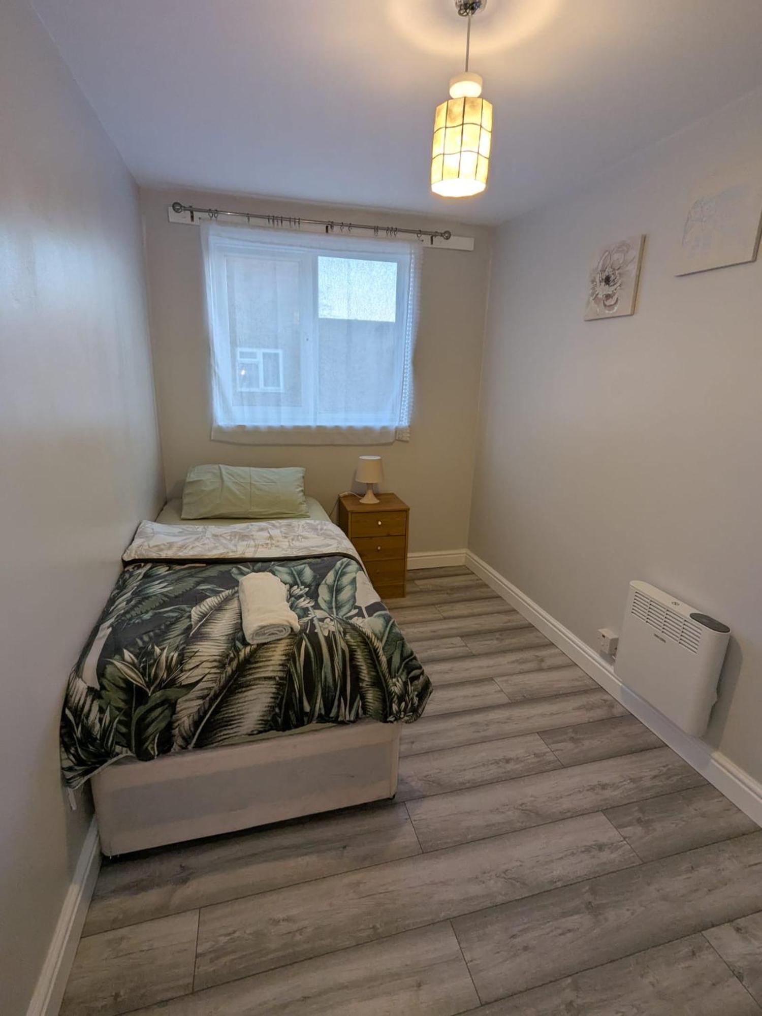 A&A Apartment Basildon Nevendon 外观 照片