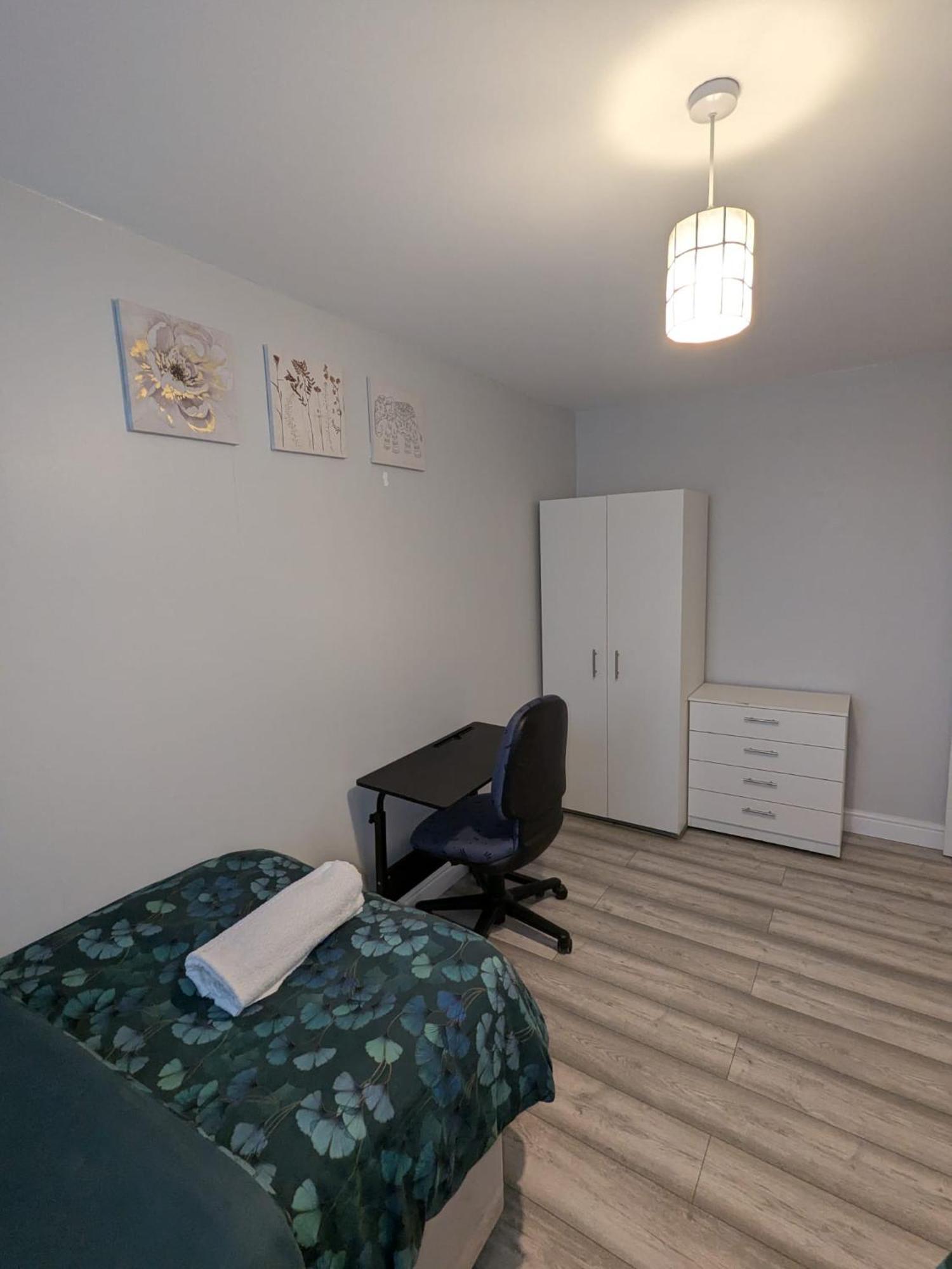 A&A Apartment Basildon Nevendon 外观 照片