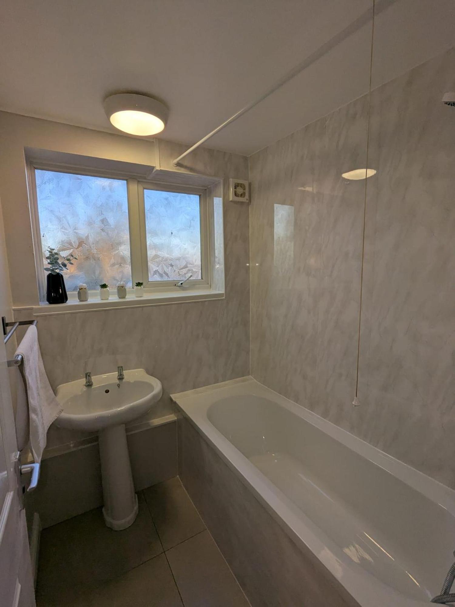 A&A Apartment Basildon Nevendon 外观 照片