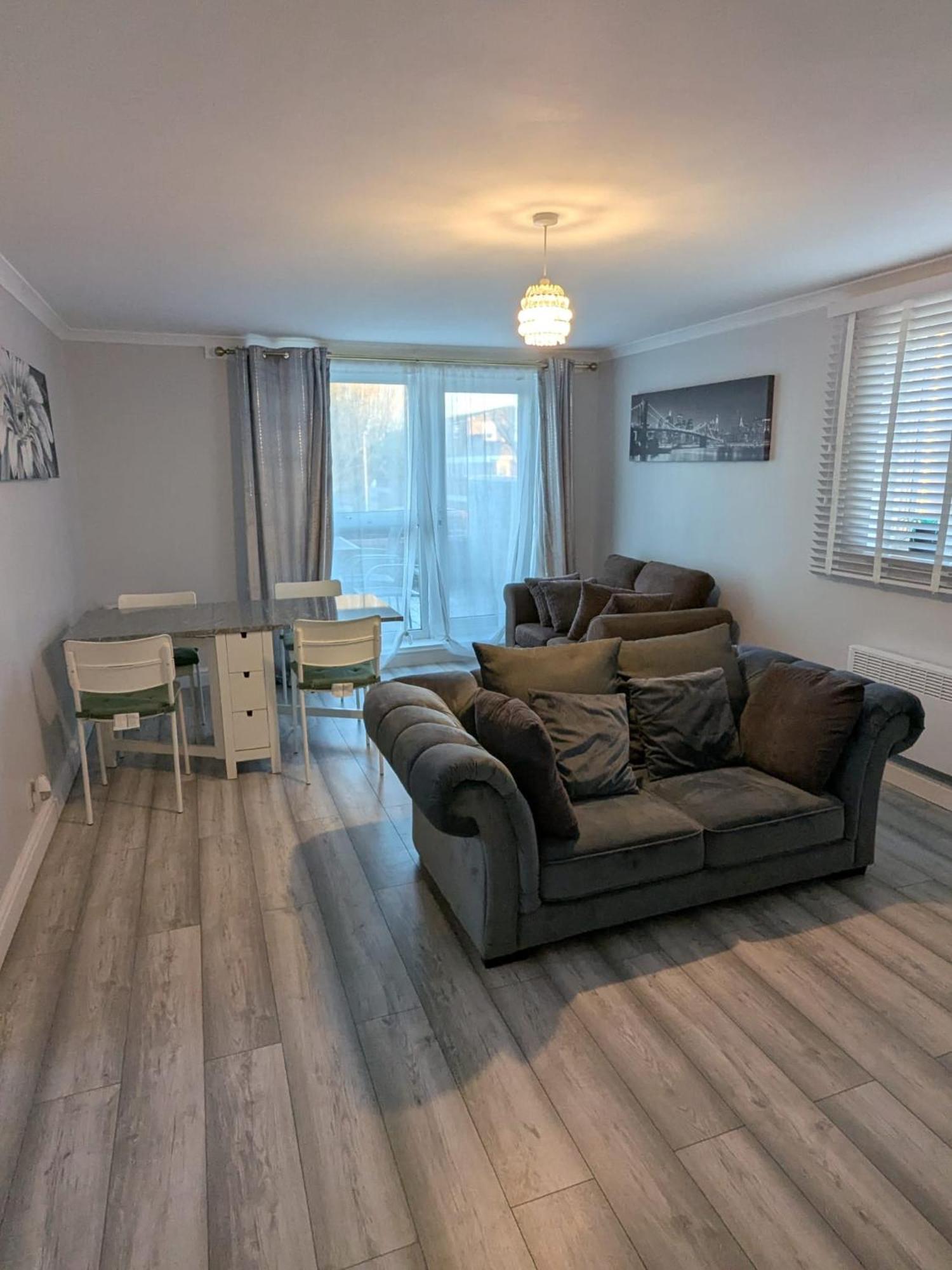 A&A Apartment Basildon Nevendon 外观 照片
