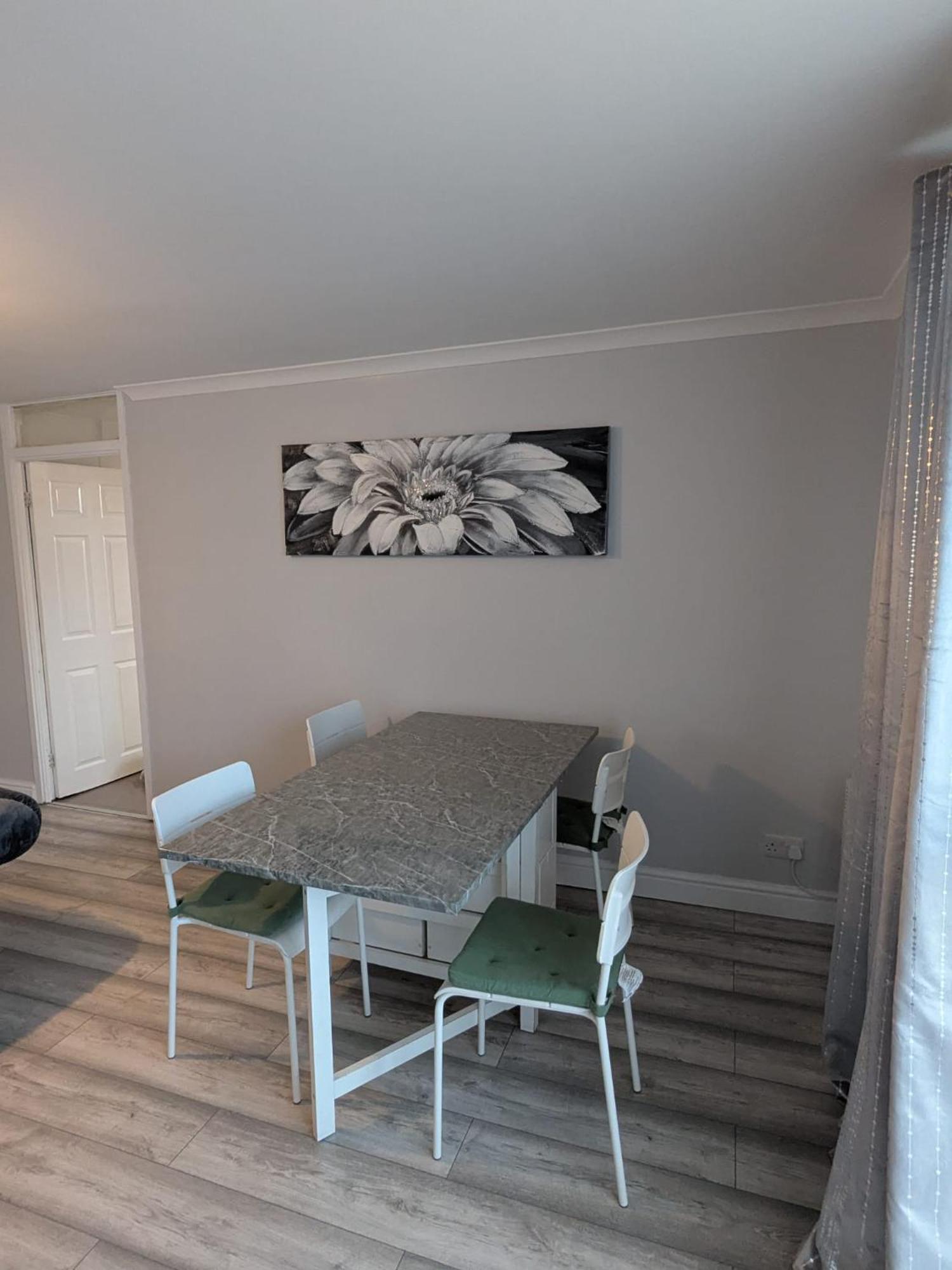 A&A Apartment Basildon Nevendon 外观 照片