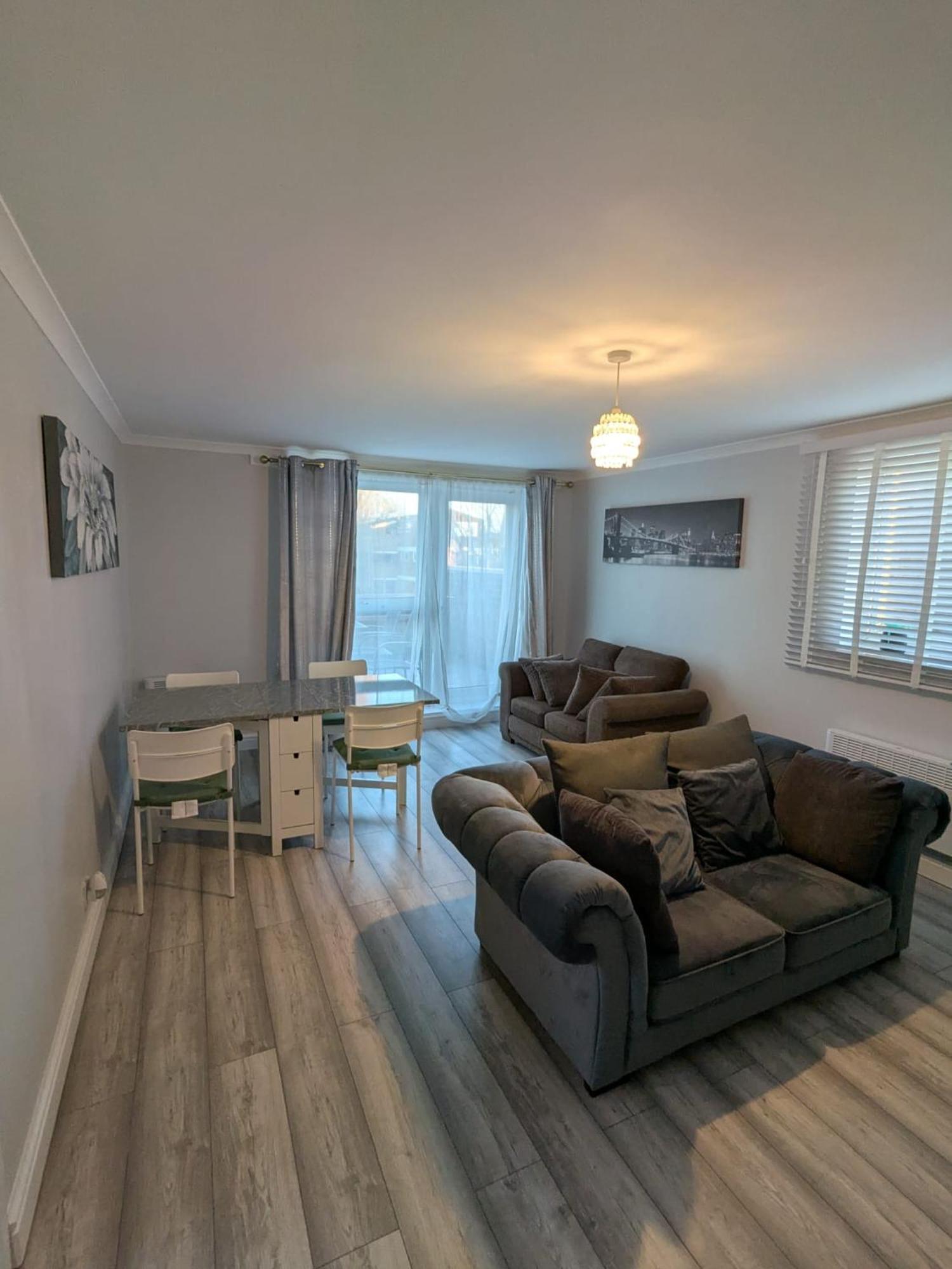 A&A Apartment Basildon Nevendon 外观 照片
