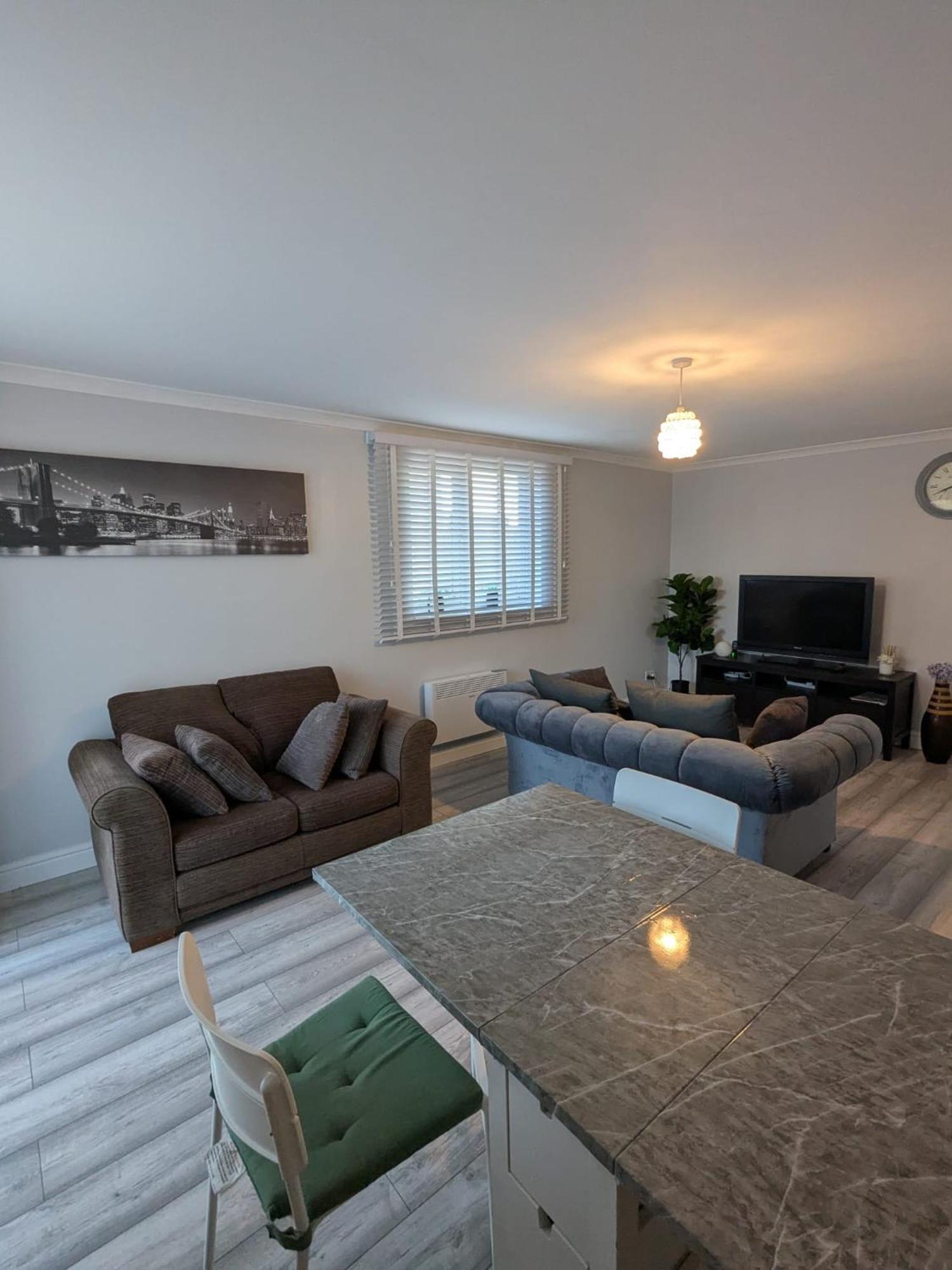 A&A Apartment Basildon Nevendon 外观 照片