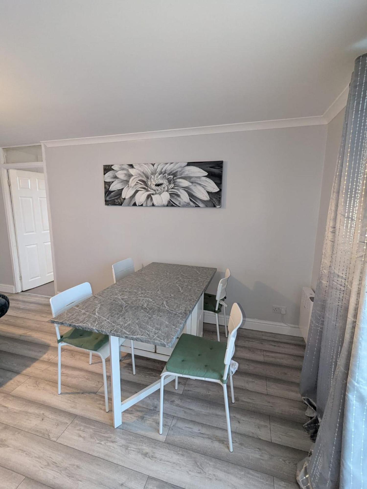 A&A Apartment Basildon Nevendon 外观 照片
